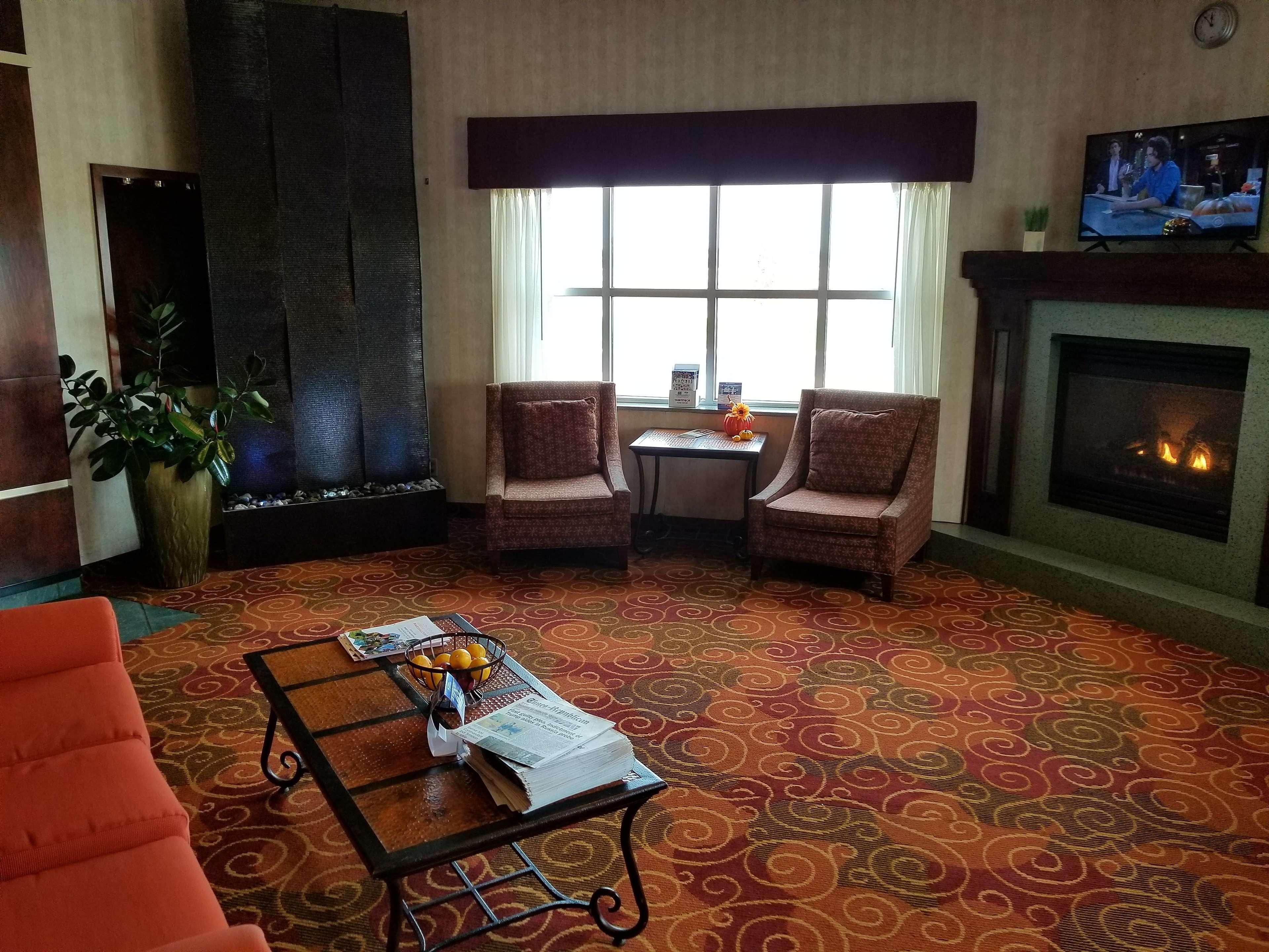 Rock Island Inn & Suites Marshalltown Zewnętrze zdjęcie