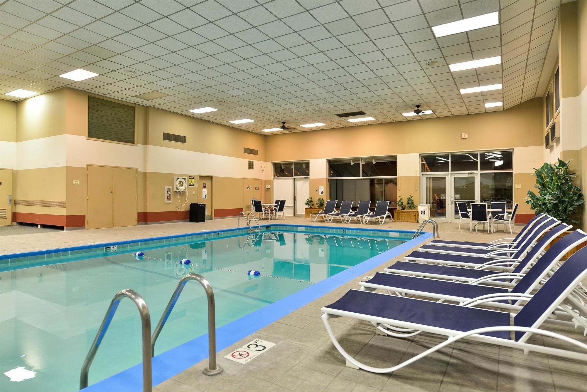 Rock Island Inn & Suites Marshalltown Zewnętrze zdjęcie